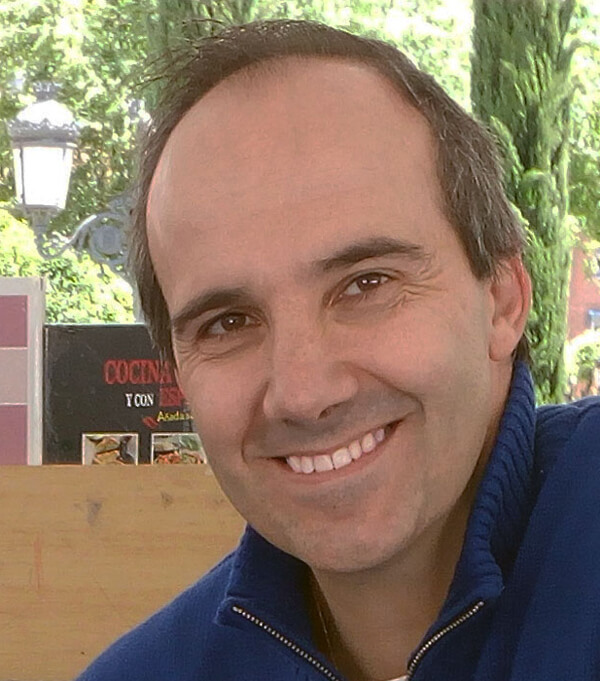Óscar Encarnación, autor de Ediciones Atlantis